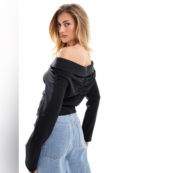 NA-KD off the shoulder draped top in black size US2 (34) - Picture 3 of 7